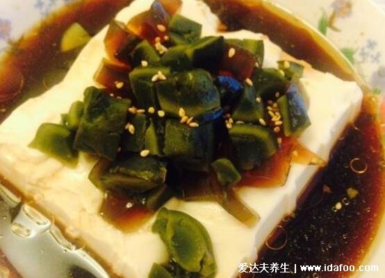 來大姨媽不能吃什么，除了水果蔬菜類還有六大類(牛奶也在其中)