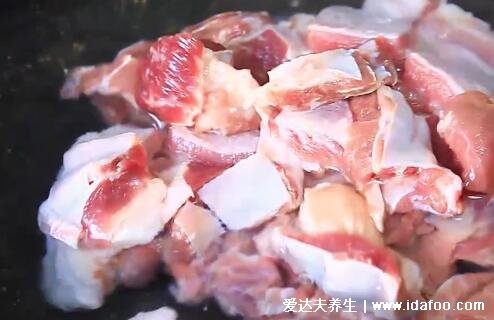 驢肉怎么燉好吃又爛，土豆紅燒驢肉好吃沒有腥味(附視頻做法)